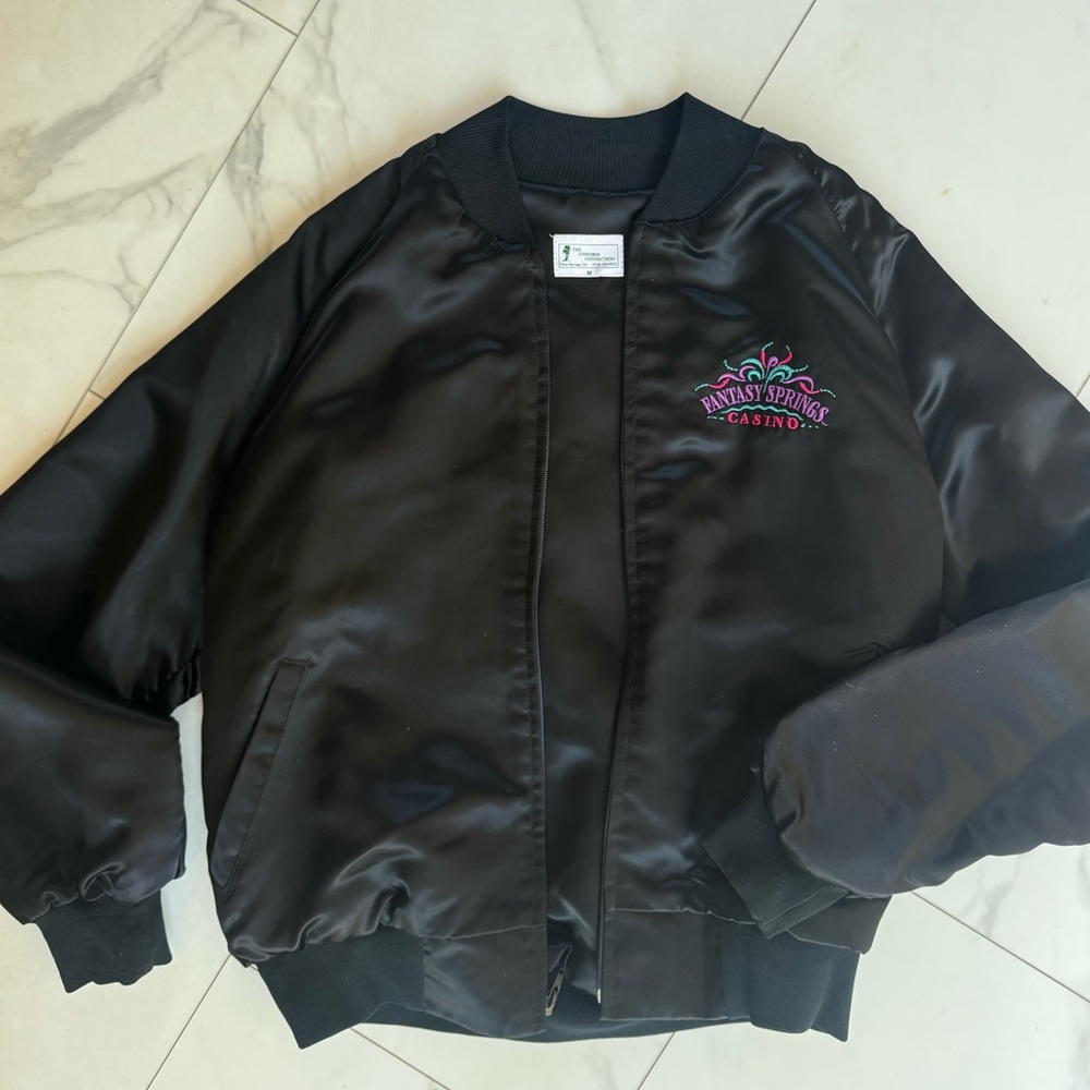 Silk bomber size medium. Super cool, never worn, vintage.